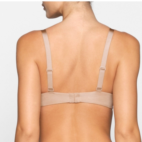 SKIMS Molded Unlined Demi Bra - Picture 14 of 14